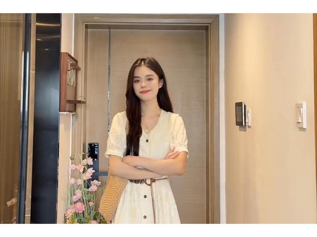Women's French Hollow V-Neck Short-Sleeve Spring Dress Set - Elegant Waist-Cinching, Slimming, Long Skirt for Dates 2026.