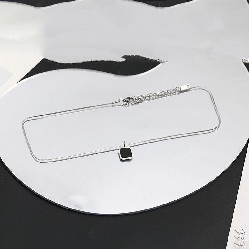 2025 High-End Minimalist Black Square Necklace with Hip Hop Design