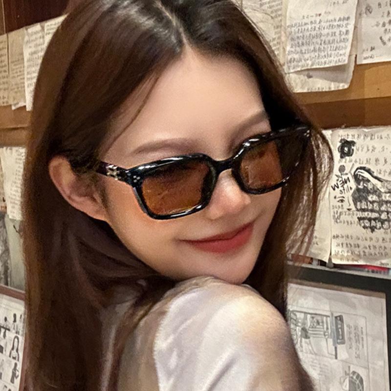 Korean Style Women Sunglasses Square Shape UV400 Protection Men Women Sun Glass Fashion Trendy Girls Sunglasses