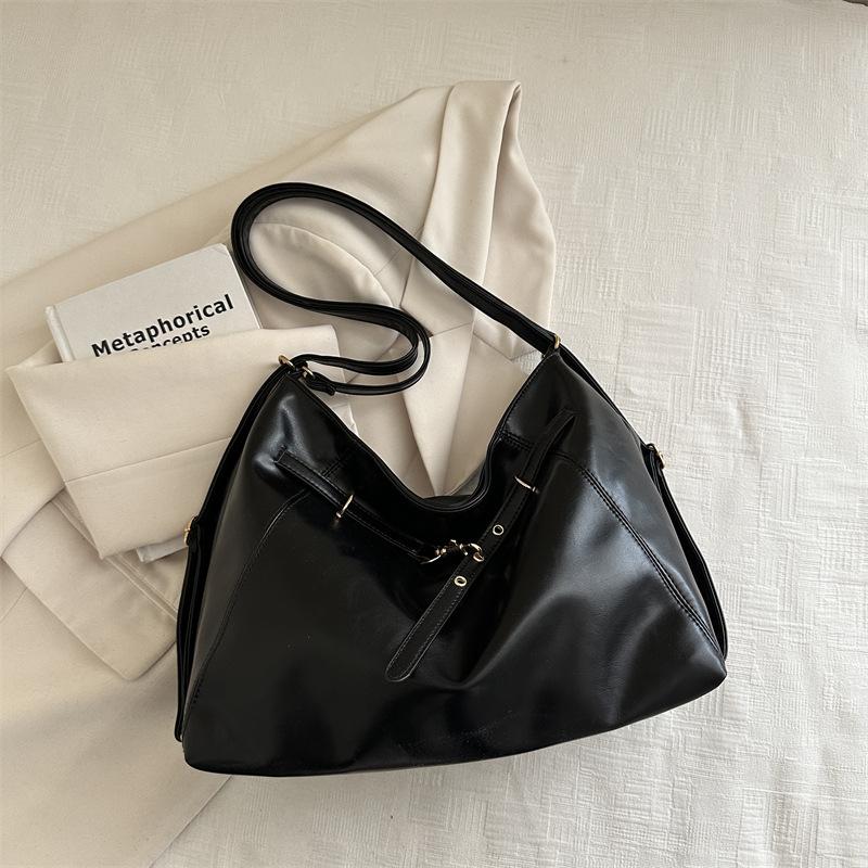 

Class commuter bag large-capacity chain backpack new autumn and winter versatile tote bag single shoulder messenger bag