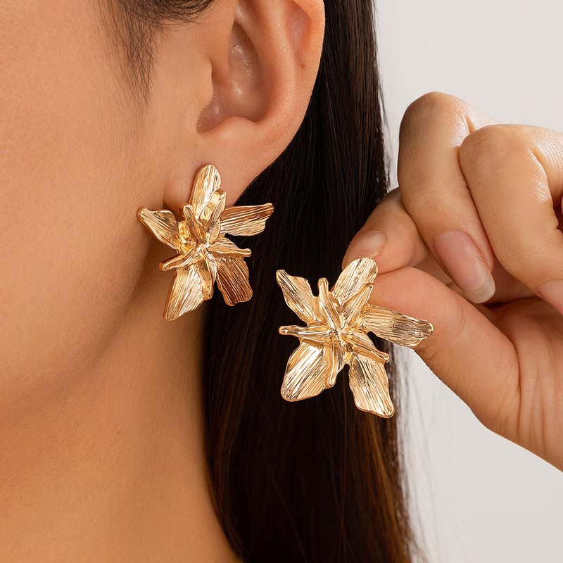 2026 New Vintage Metal Gold Color Flower Big Earrings For Women Fashion Floral Statement Earrings Jewelry Gift Wholesale