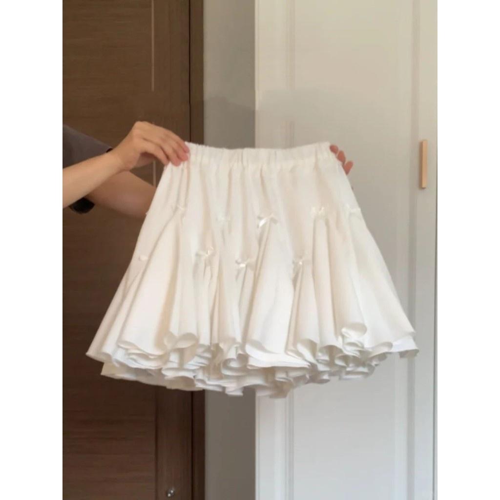 

Qooth Pleated A-line Sweet Ruffle Mini Skirt Tiered Elastic Waist Cake Skirt Elegant Summer QT2621 S білий