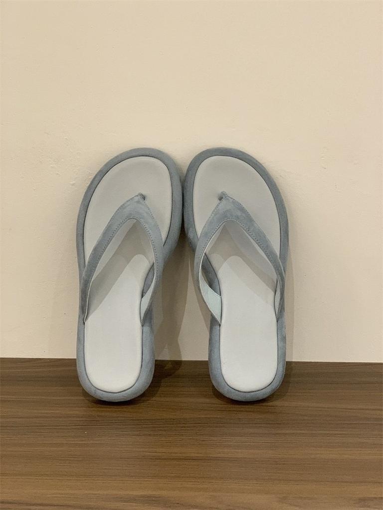 Korean version of simple and versatile slippers outer wear summer new flat-bottomed casual toe sandals fashion slippers women's beach shoes