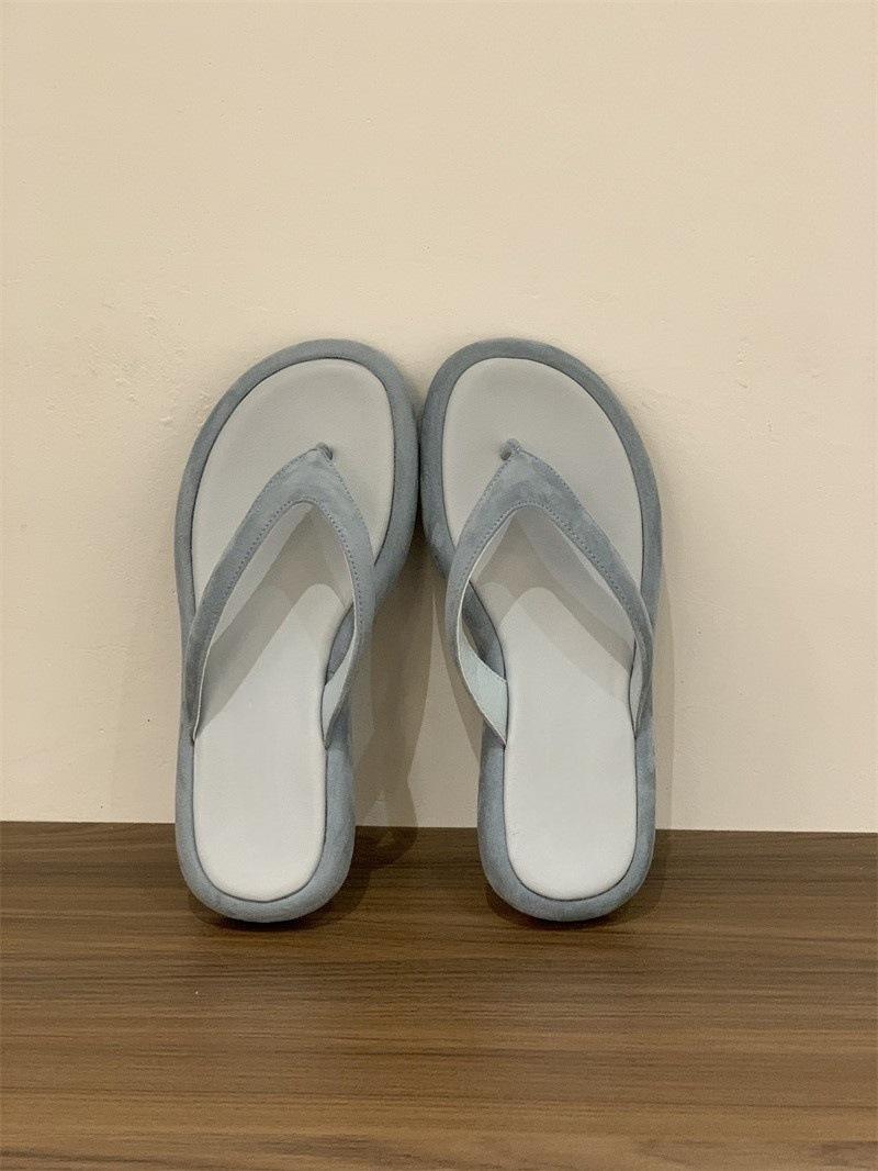 

Thick-soled flip-flops shoes women s shoes outer wear 2025 summer with skirt vacation beach sandals red sandals 40