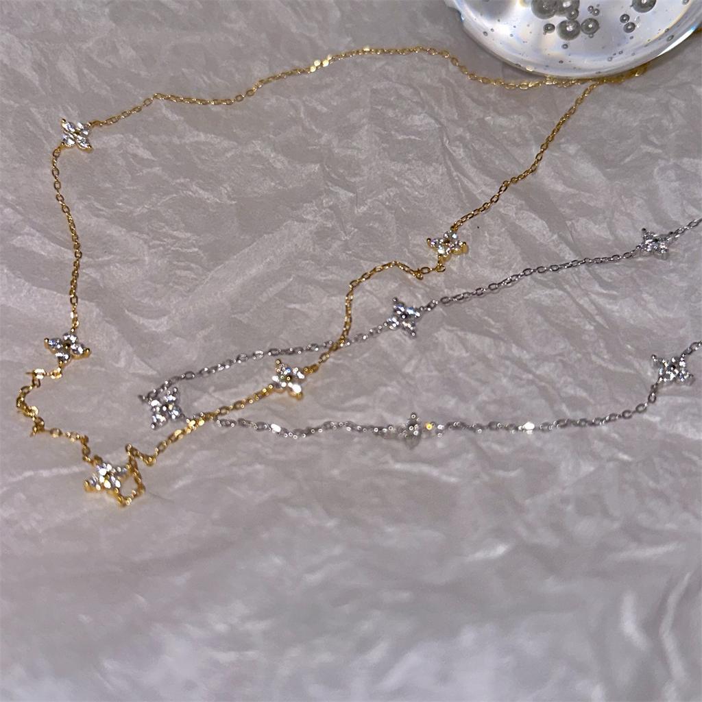 Four-leaf clover necklace female lucky gypsy light luxury pendant niche design sense diamond collarbone chain with jewelry wholesale