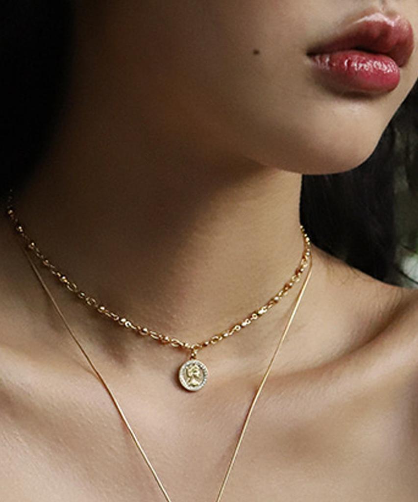 August Harmony Queen Love Choker Necklace - Gold