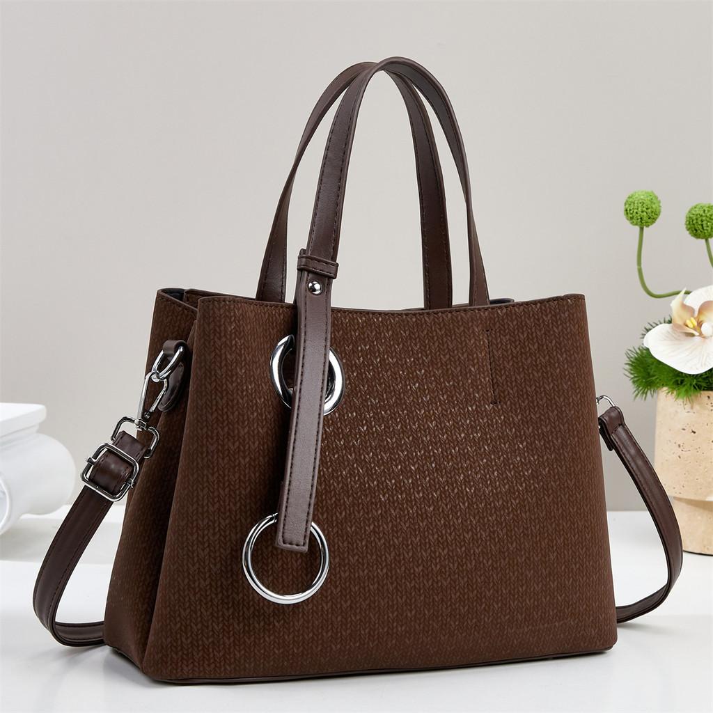 

Style Large Bag With Pu Material For Daily Commuting And Fashion Accessory Brown
