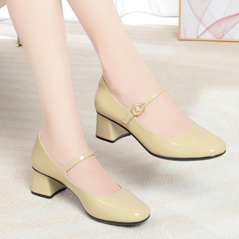 Mamă de vârstă mijlocie, piele moale, talpă moale, pantofi noi din piele pentru femei, primăvară și vară, pantofi casual cu cataramă cu un singur cuvânt