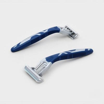 Schick Quattro Titanium Prenosný holiaci strojček 2 ks