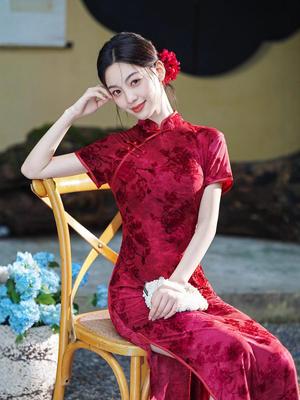 Retro Kırmızı Cheongsam Elbise: Modern 2025 Şanghay Tarzı