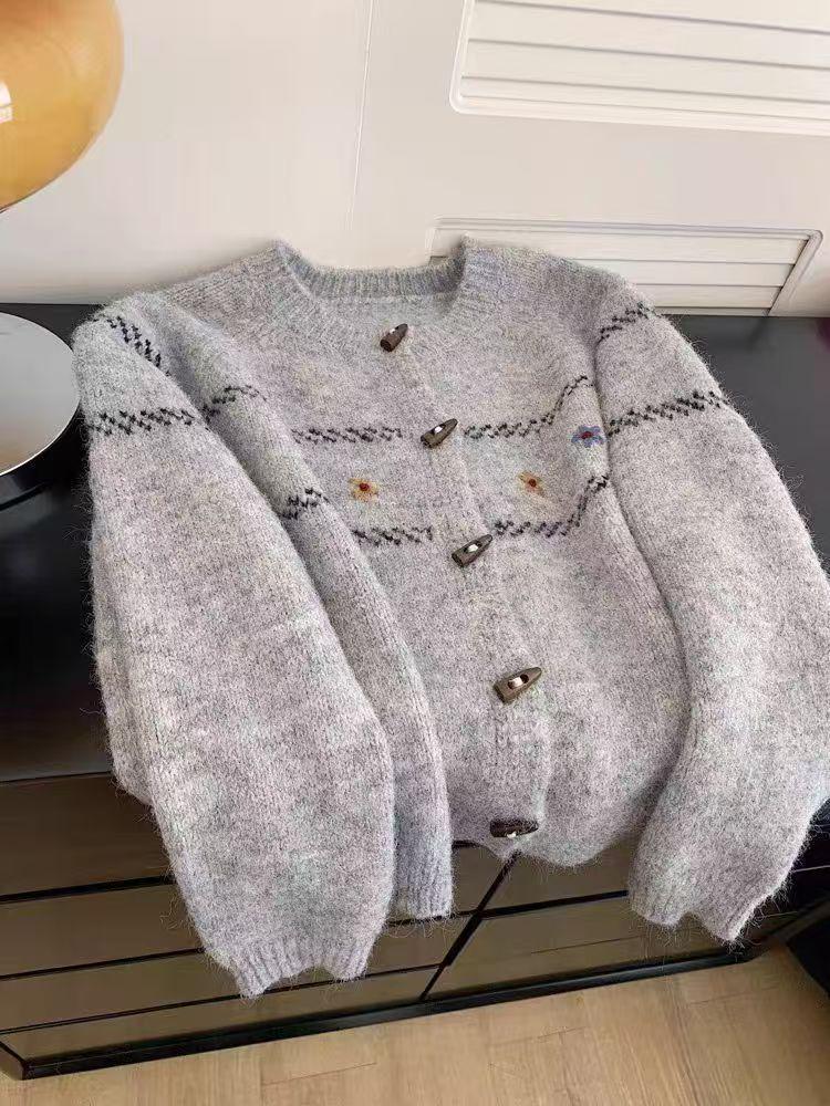 Autumn-Winter Women's Knit Cardigan: Round Neck, Horn Button, Embroidered, Casual, Versatile, Forest Style, Japanese-Korean Flair.