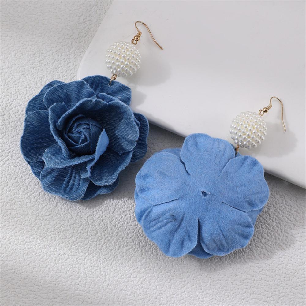 Blaue Rosenohrringe Handgefertigte Ohrringe aus Jeansstoff für Damen Übertriebene Kamelien-Blumenohrringe Party-Schmuck Geschenke