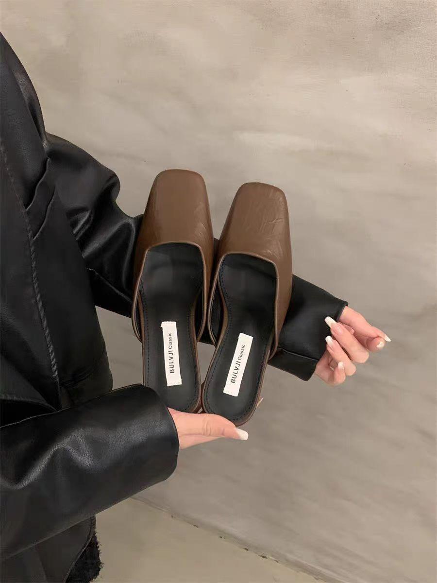 

Женские туфли на высоком каблуке весна и лето 2025 новые французские туфли с квадратным носком, открытой пяткой, на толстом каблуке, полузакрытые, для улицы, темпераментные шлепанцы для женщин 40 темно-коричневого