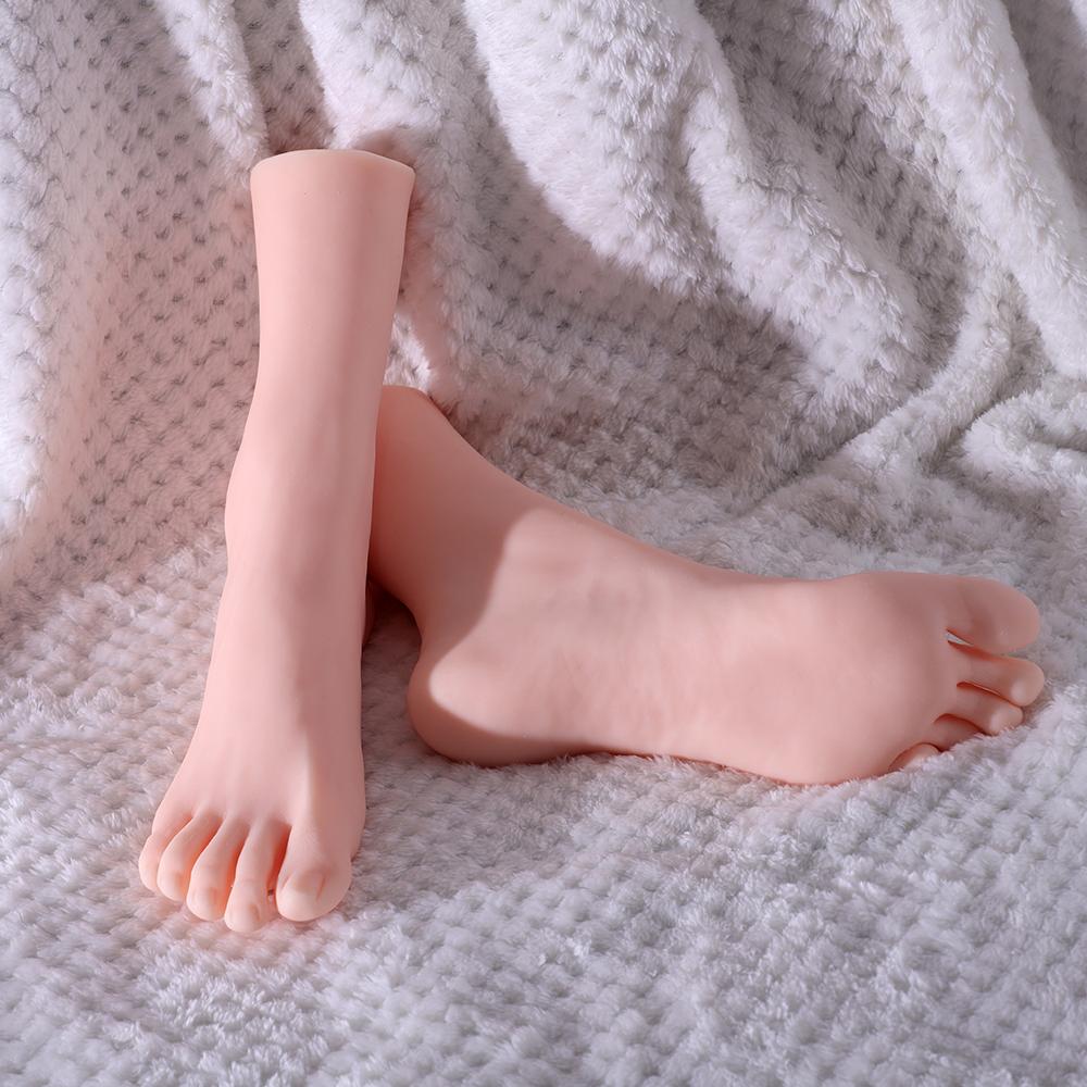 Realistic Female Foot Masturbator - Lifelike Sculpted Toes & Arch, Silky Skin Texture, Manicured Nail Details for Sensual Stimulation