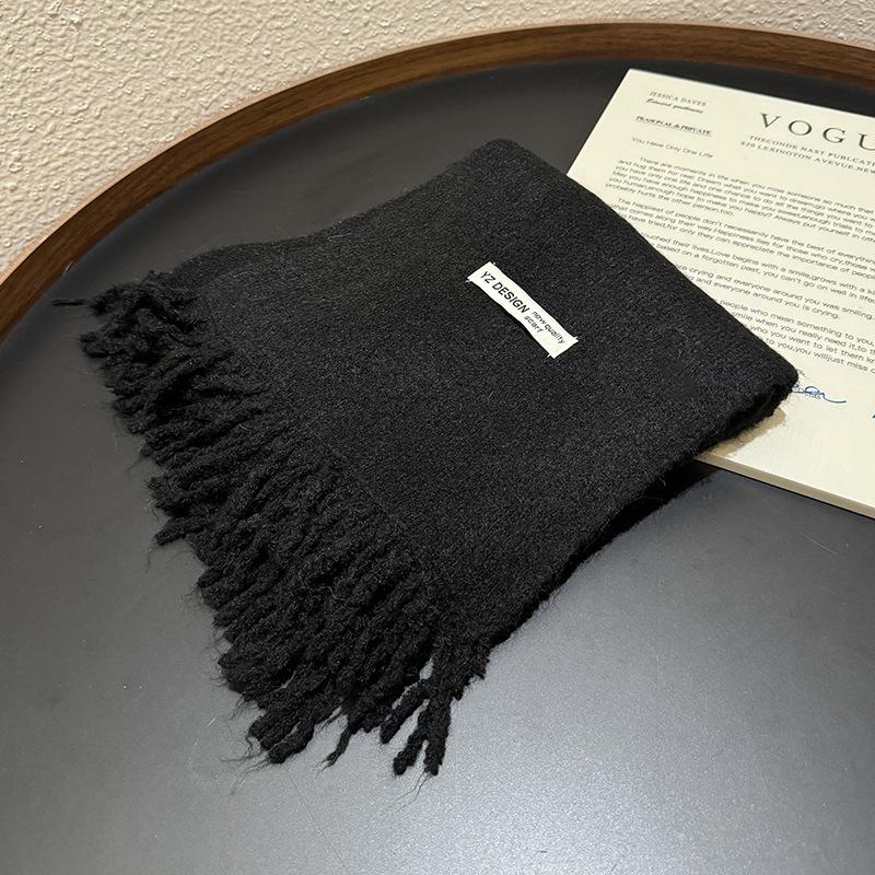 Korean high-end couple scarf women's winter 11 new Korean version tassel solid color small fragrant wind warm student scarf
