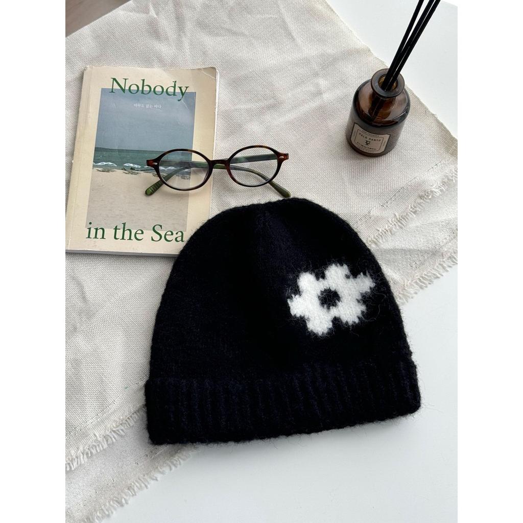 Hat Women's Autumn and Winter New Knitted Hat Versatile Flower Bag Head Hat Warm Ear Protection Wool Cold Hat Big Head Circumference