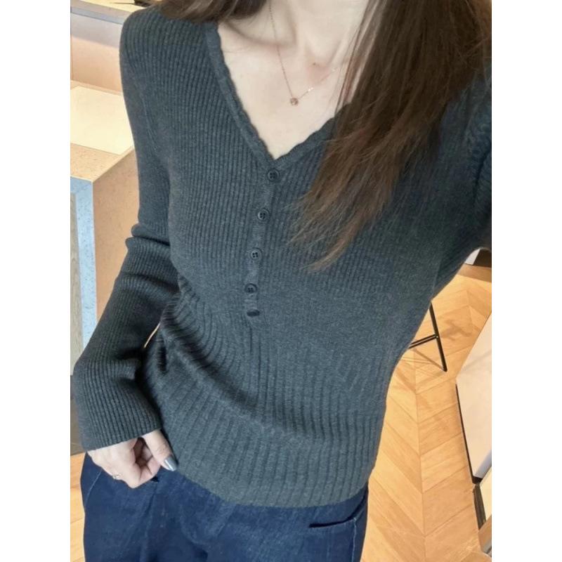 Women’s Dark Gray Ribbed Knit Lace V-Neck Pullover with Cinched Waist