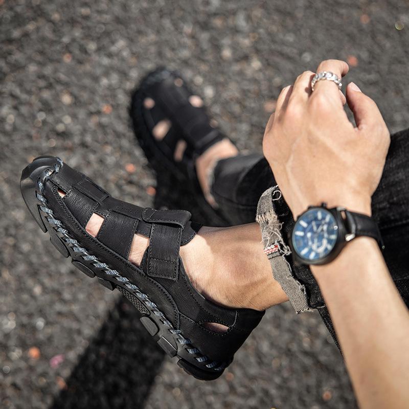 

Оригінальні шкіряні босоніжки чоловічі на м якій підошві трендові універсальні туфлі з дірками пляжне взуття великого розміру 48 сірий колір