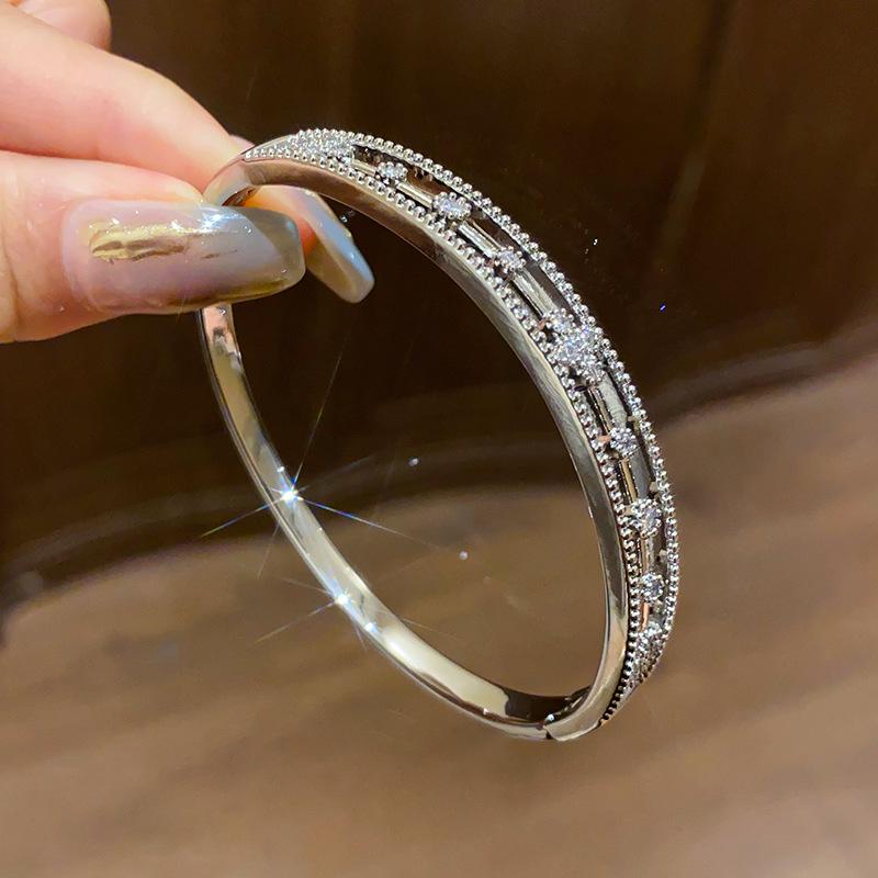 18K Gold Plated Zircon Twill Bangle: Exquisite, Versatile Luxury Bracelet for Women