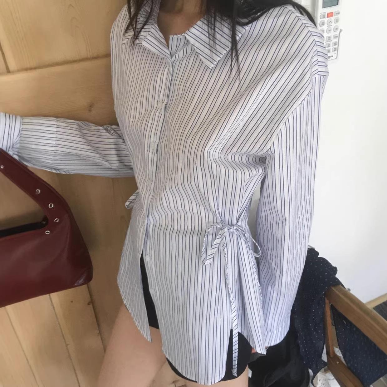 Корейская шикарная полосатая рубашка с длинным рукавом и поясом сбоку - Женская версия Весна/Осень 2026. One Size