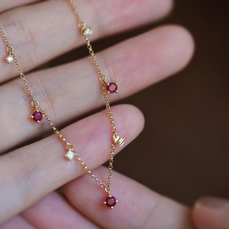 

Оригинальный дизайн Легкая роскошь Красный драгоценный камень Небо Звезда Ожерелье для женщин Изысканный эффектный Нежный стиль Интегрированное ожерелье Ювелирные изделия 45cm