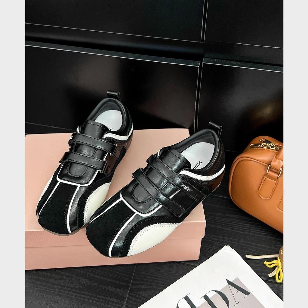 Modische vielseitige lässige moralische Trainingsschuhe für Damen 2025 Herbst neue dicksohlige erhöhende Sportarten rutschfest bequem atmungsaktiv Board-Schuhe