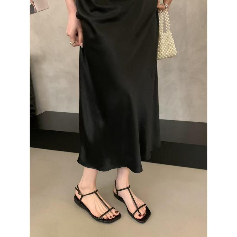 

New leather square head flat bottom with simple thin strap open-toed beach sandals 40 чёрный