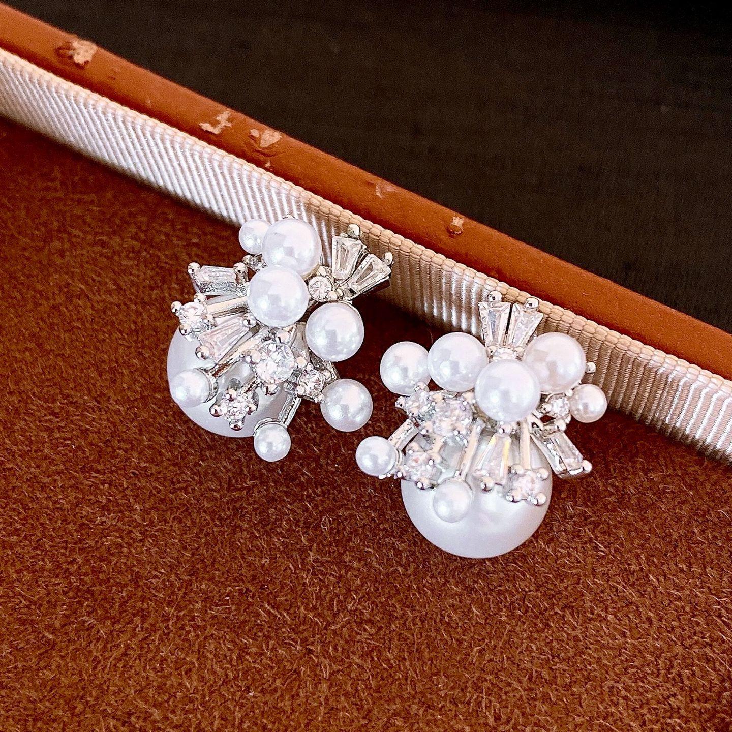 

Korean temperament zircon fireworks geometric pearl earrings stud earrings exquisite sweet earrings women