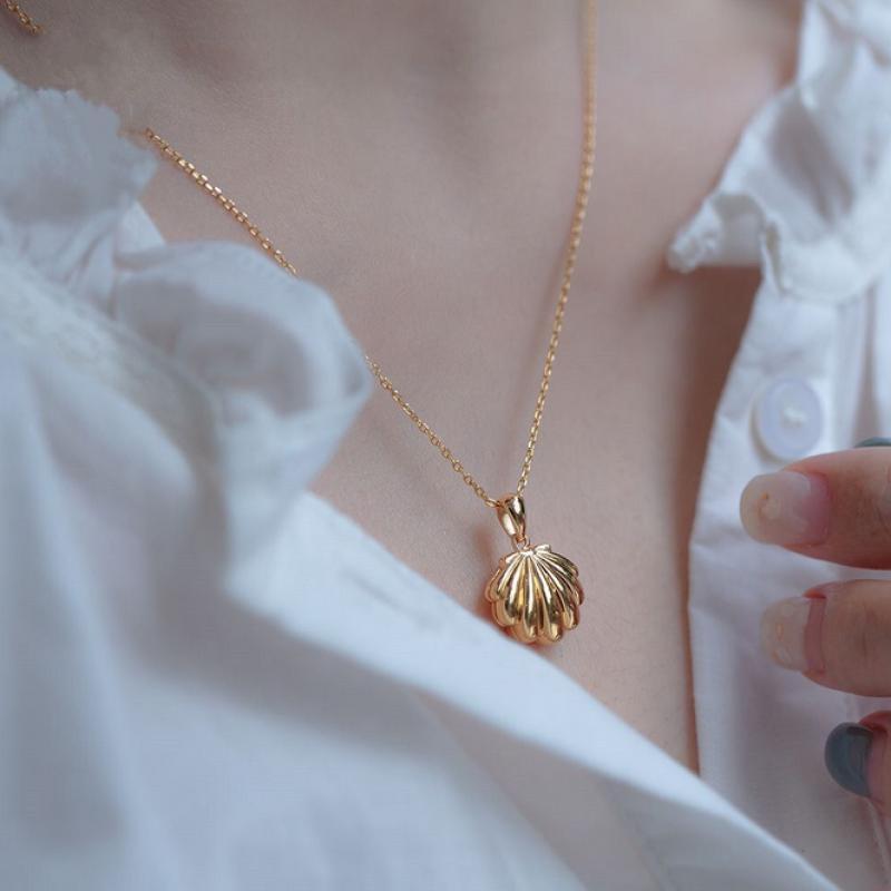Gold Plated Shell Charm Necklace For Young Woman Sweet Party Wedding Jewelry Freshwater Pearl Shell Pendant Choker Gift For Her