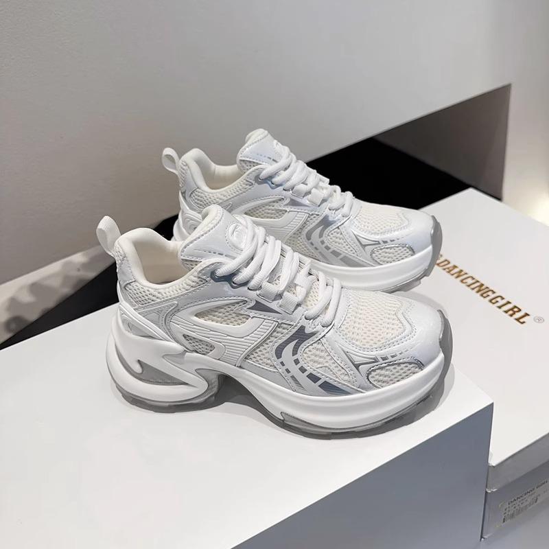 

женские весенне-летние спортивные и повседневные туфли на толстой подошве серебристого цвета 40