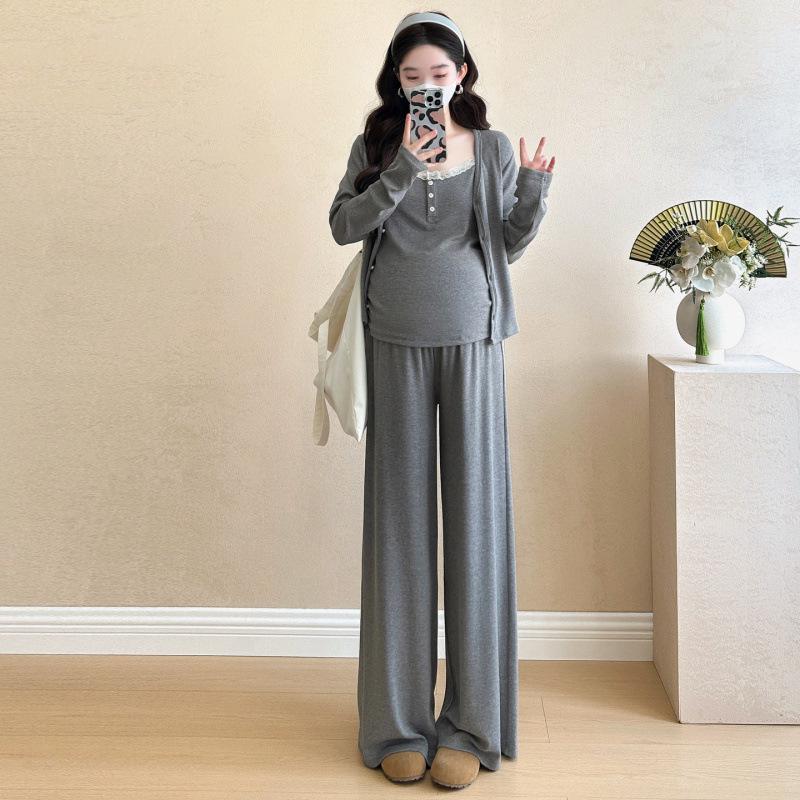 

Spring Maternity Set: New Top, Camisole, & Wide-Leg Pants (Three-Piece) 2XL