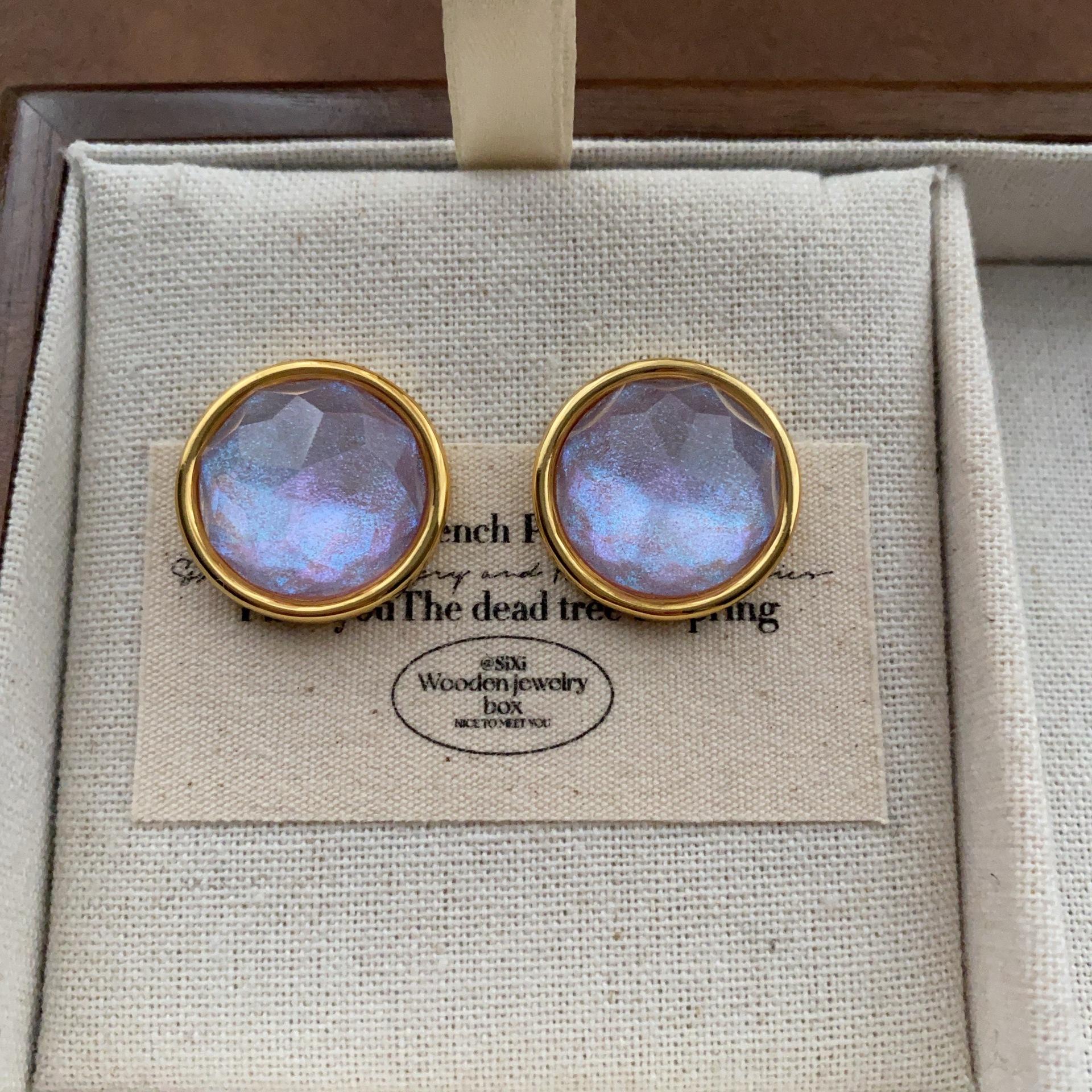 Round Delicate Loose Stud Earrings Resin Cut Warm Design Earrings