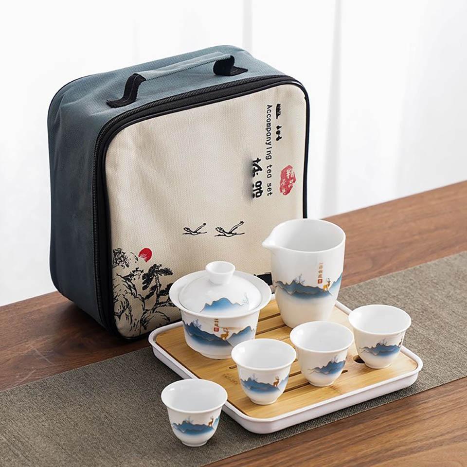 

Керамический китайский чайный набор для кунг-фу, портативный чайник ручной работы с 4 чайными чашками, гайвань, чайный поднос, подходит для путешествий, кемпинга белый