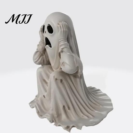 Haunted House Decoration Halloween Ghost Figurine, Scary Face Statue, Resin Spooky Figurine White for Indoor Home, Office, Desk Decor Outdoor Ornament