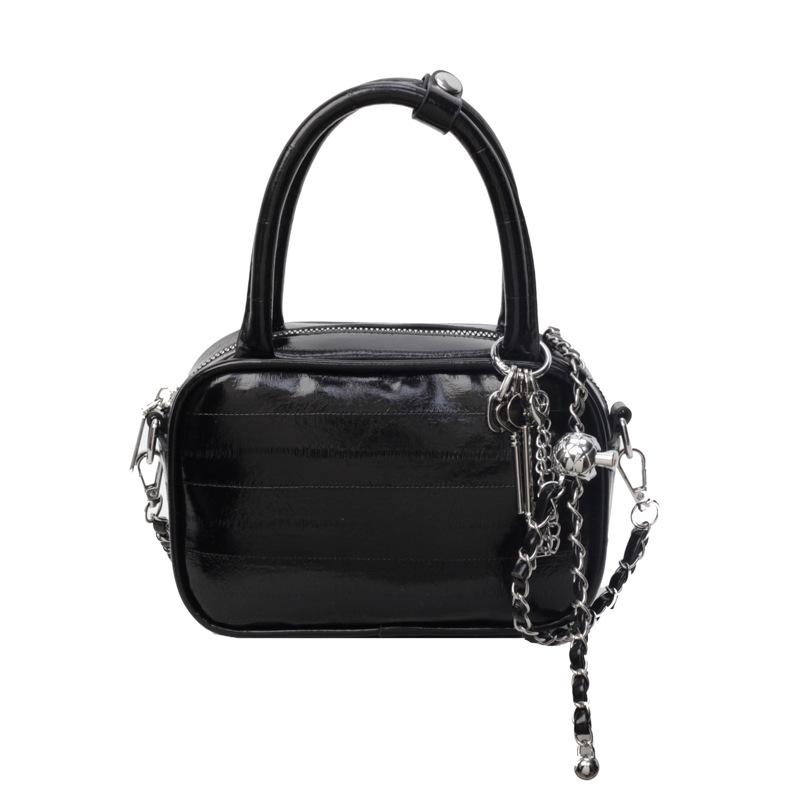 This Year, It Is Popular, Fashionable, High-quality, Portable Small Square Bag, Foreign Style, Simple and Versatile Temperament Chain, Messenger Bag,