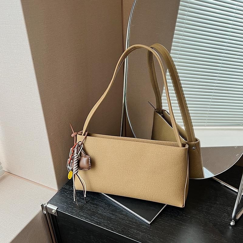 Underarm Bag Women's 2025 New Messenger Bag High Sense Popular Casual Versatile Shoulder Bag Autumn and Winter Baguette Bag