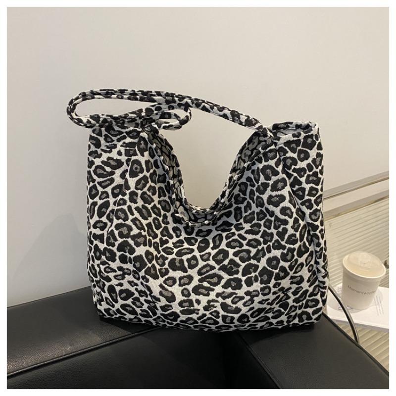 Niche Design Retro Leopard Print Lantern Velvet Literary and Artistic Fan Versatile Student Shoulder Bag Tote Bag