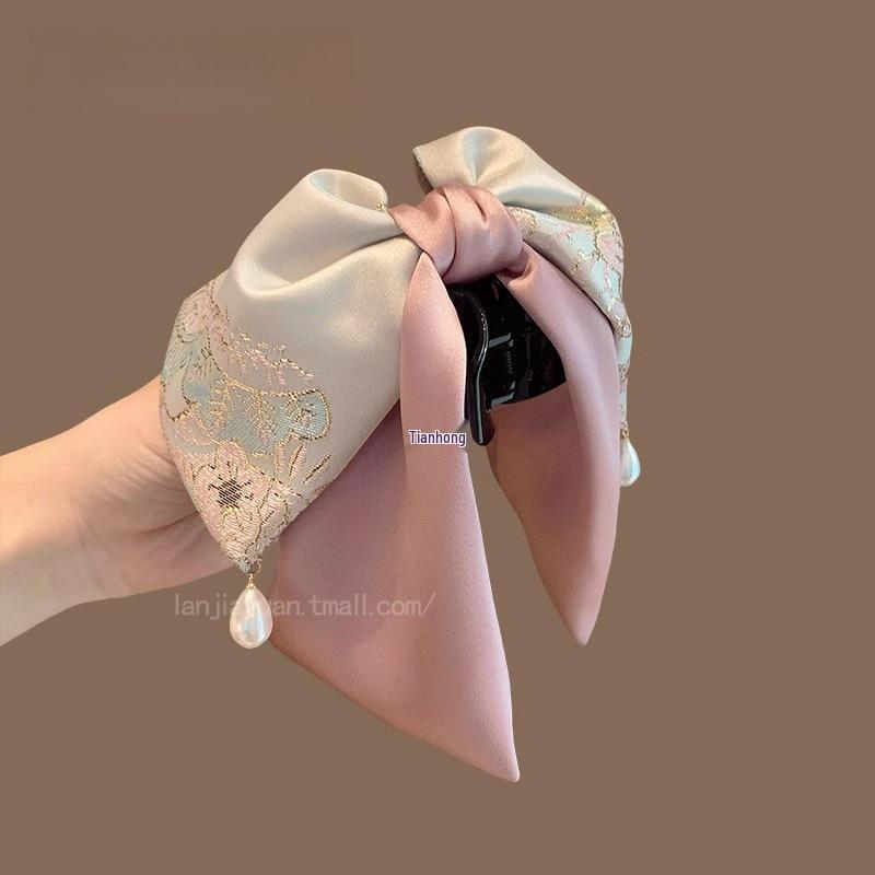 Bestickte Jacquard Haarspange: Mittelgroßes florales Accessoire im chinesischen Stil für Damen-Pferdeschwänze