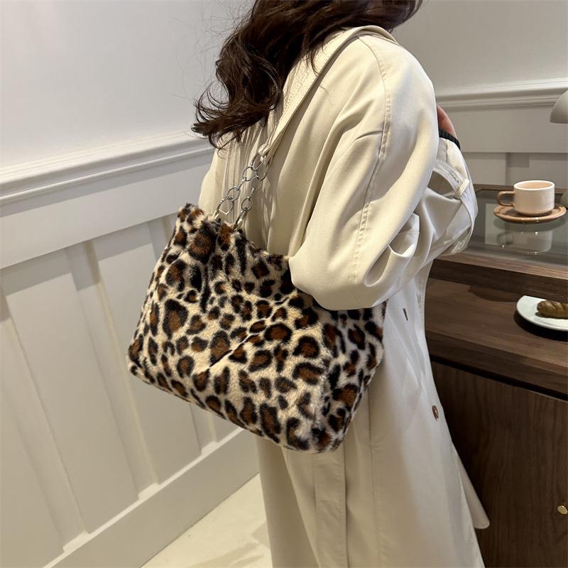 Leopard print plush trend chain, personalized versatile simple fashion casual bag, shoulder underarm bag