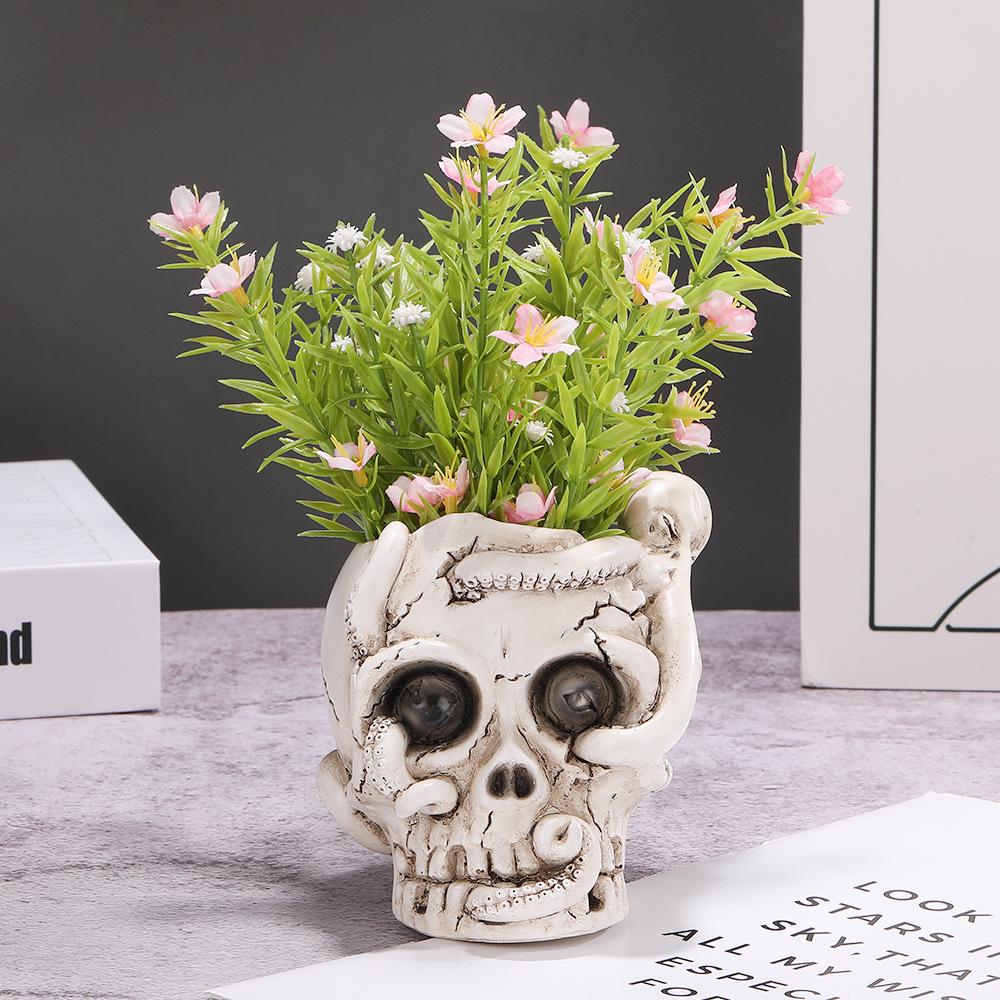 

European Octopus Skull Resin Craft for Garden, Balcony, or Succulent Plant Display 12x11x12 cm
