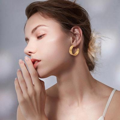 Style Natural Heavy Industry High-end Female Mouth Earrings Exaggerated Personalized Design Titanium Steel C-shaped Earrings