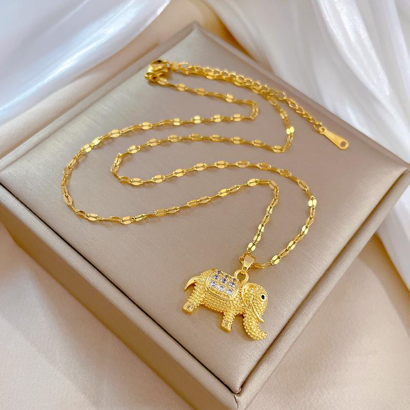 Titanium Steel Bullish Light Luxury Banquet Wedding Necklace Women'S Versatile Collarbone Chain Titanium Steel Chain