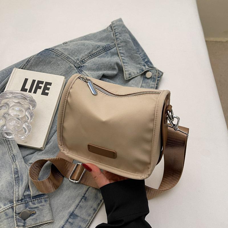 

Популярные маленькие сумки женские сумки модные новые простые и универсальные широкополосные на плечо сумка-мессенджер холщовая сумка-подушка тренд хаки