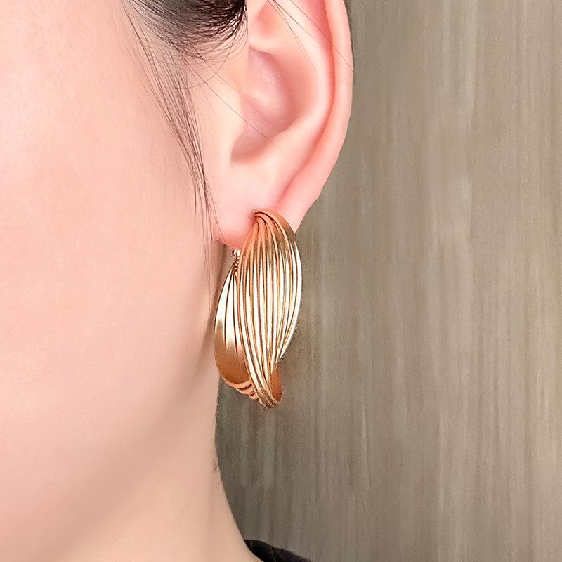 Minimalist Matte Gold Twisted Metal Hoop Earrings - Retro Style for Women