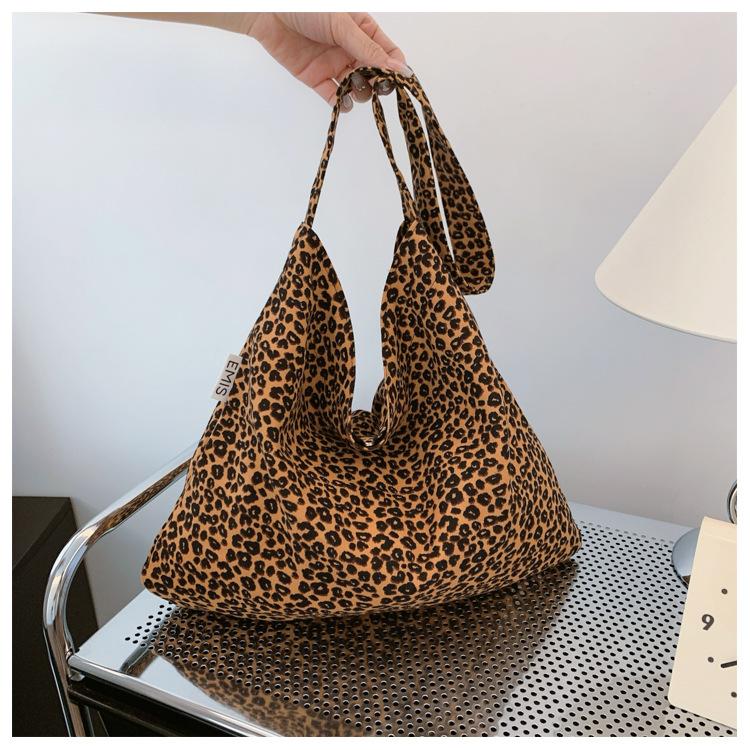 

Маленька тканинна сумка з білим кроликом із принтом білого леопарда, повсякденна тканинна сумка, проста корейка, сумка через плече, сумка-портфель, повсякденна та універсальна.