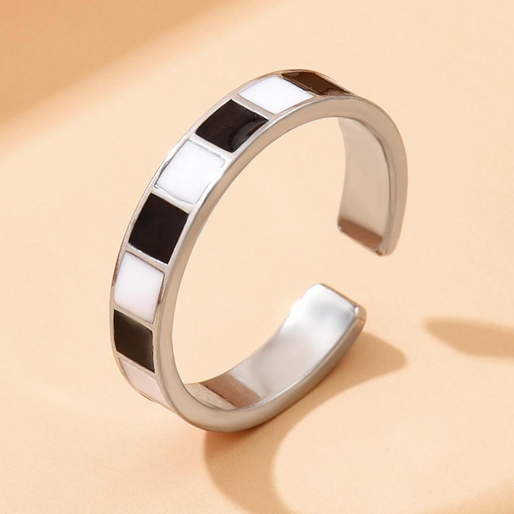 Women's Black & White Checkerboard Titanium Steel Enamel Ring - Simple, Cold Aesthetic