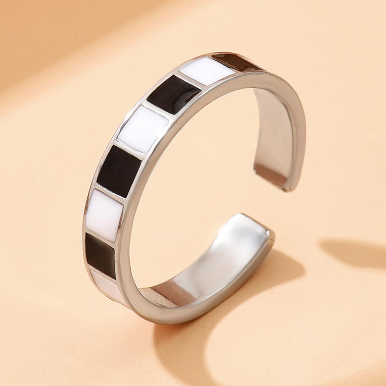 Women s Black  White Checkerboard Titanium Steel Enamel Ring - Simple, Cold Aesthetic