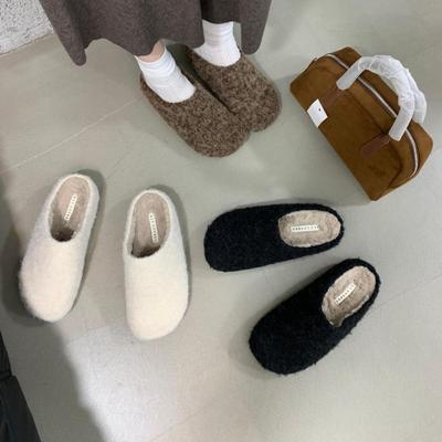 Koreanische Version von lässigen flauschigen Hausschuhen für Damen 2025 neue Winterbekleidung mit flachem Boden, faule Muleschuhe mit Fleecefutter und halber Ferse