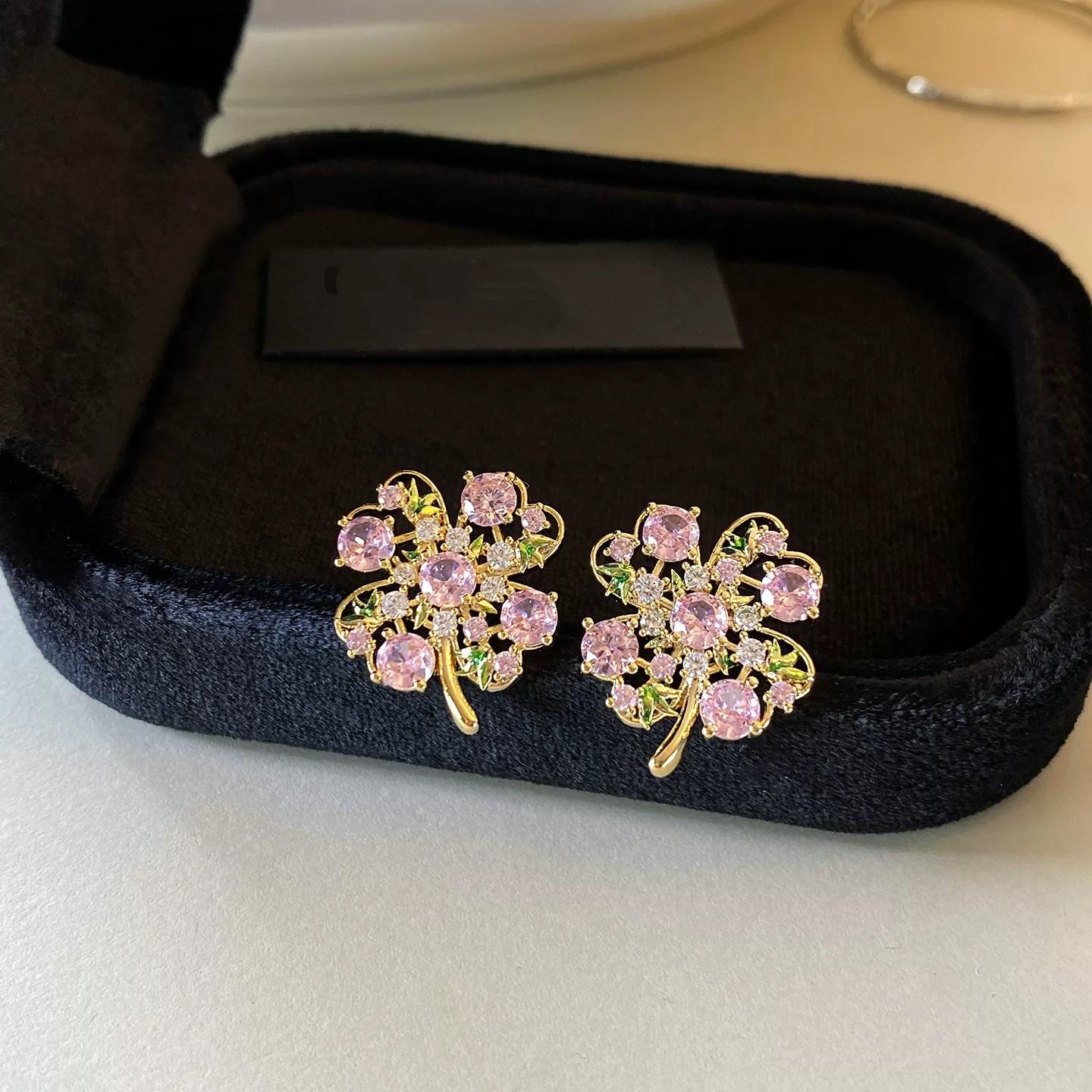 Exquisite French Zircon Flower Stud Earrings: Fashionable, Versatile, and Perfect for a Fresh, Elegant Look.