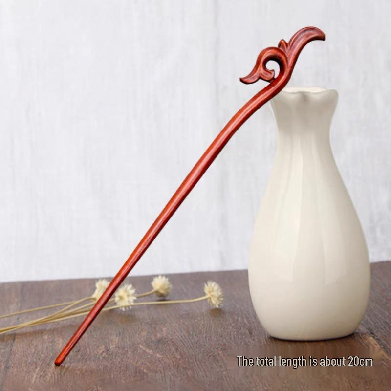 Elegante Haarnadel aus rotem Sandelholz – Haaraccessoire im antiken chinesischen Stil für Haarknoten.